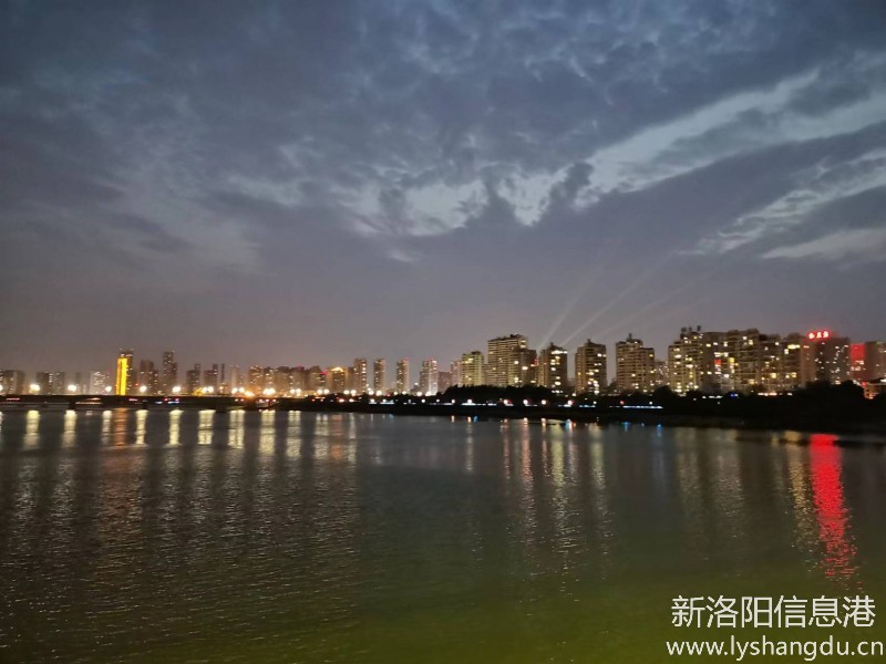 洛水夜色